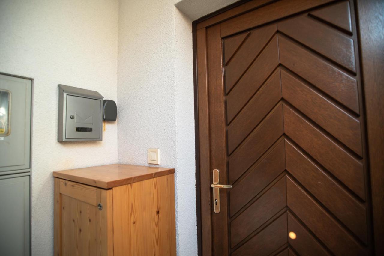 Pritlicni Apartma Hribovc Z Atrijem Kranjska Gora Exterior photo