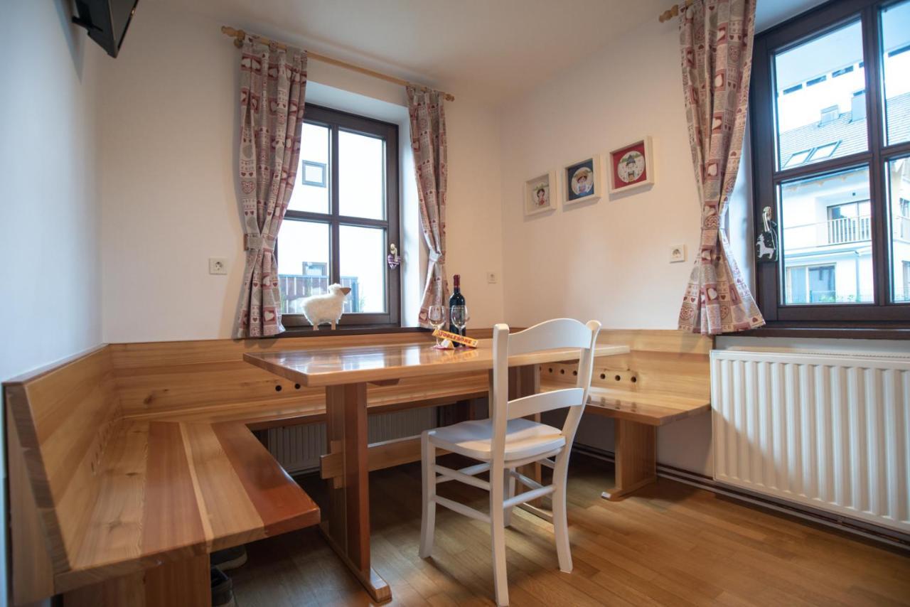 Pritlicni Apartma Hribovc Z Atrijem Kranjska Gora Exterior photo