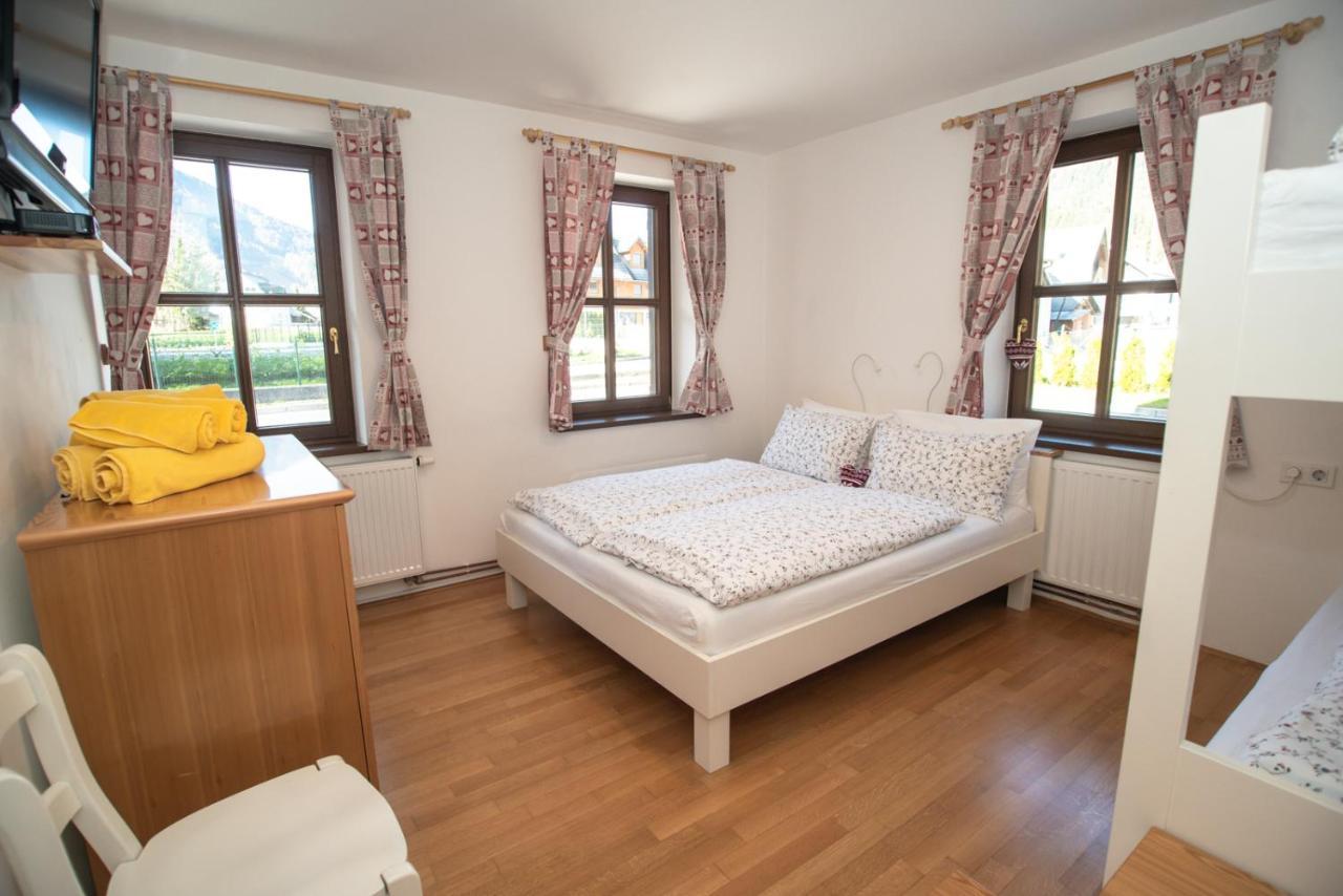 Pritlicni Apartma Hribovc Z Atrijem Kranjska Gora Exterior photo